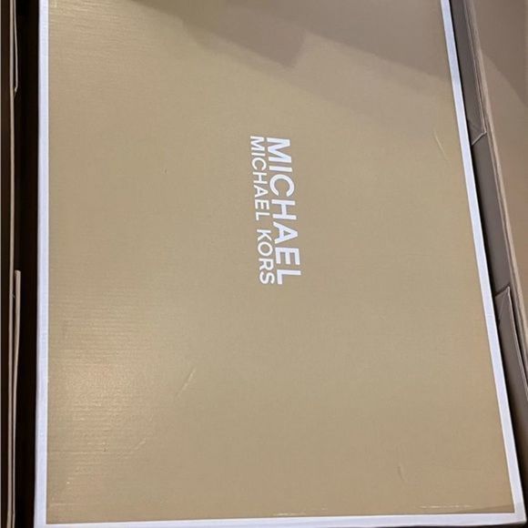 NEW WITH BOX & Gift Box- Michael Kors Walden Bootie Optic White 9 - Picture 2 of 6
